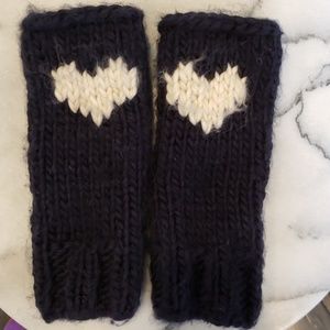 Navy with white heart knit fingerless gloves.